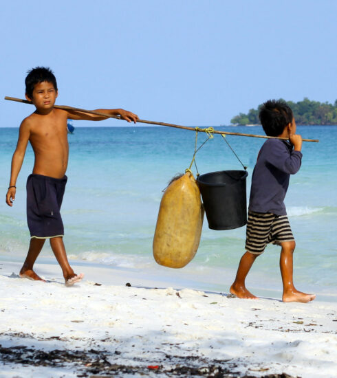 Enfants sur l'île de Koh Rong